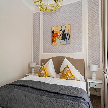 Lejlighed 3bdr Elegance Deco Downtown Flat